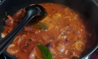 Шаг 5: Добавляем белое вино (Крок 5: Додаємо біле вино)