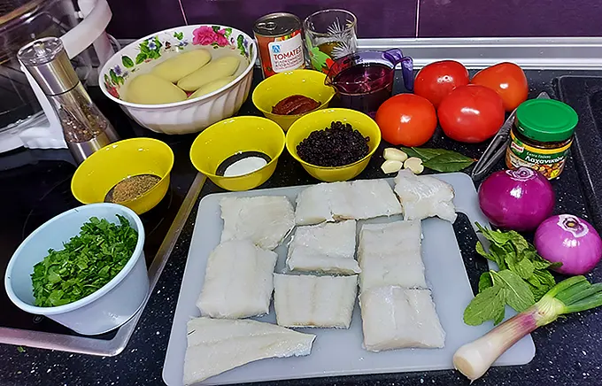 Треска в духовке с картофелем - ингредиенты