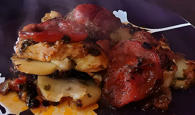 Запеченная треска с картофелем и томатным соусом (Запечена тріска з картоплею та томатним соусом)