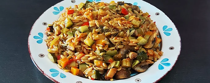 Крифарото (паста орзо) с овощами и грибами. (Крифарото (паста орзо) з овочами та грибами)