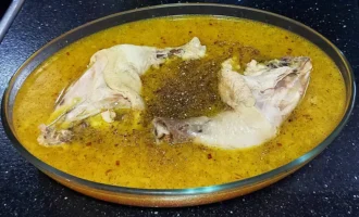 Шаг 4: Подготовка к запеканию и отправка в духовку (Крок 4: Підготовка до запікання та відправлення в духовку)