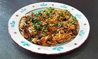 Ювеци с грибами (шампиньоны-гиганты с орзо) Ювеці з грибами (печериці-гіганти з орзо)