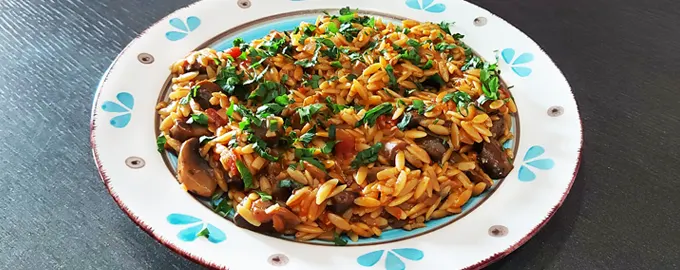 Ювеци с грибами (шампиньоны-гиганты с орзо) Ювеці з грибами (печериці-гіганти з орзо)