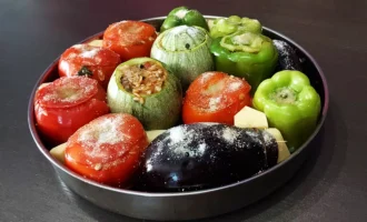 Шаг 15: Фаршировка овощей (Крок 15: Фарширування овочів)