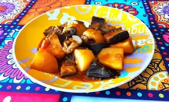 Овощное рагу с баклажанами, картошкой и кабачком (Овочеве рагу з баклажанами, картоплею та кабачком)