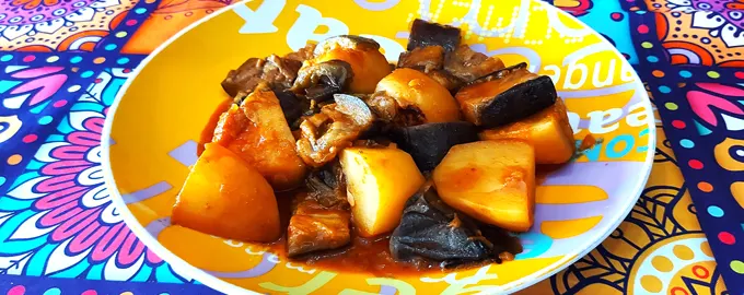 Овощное рагу с баклажанами, картошкой и кабачком (Овочеве рагу з баклажанами, картоплею та кабачком)