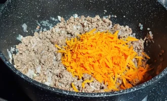 Шаг 6: Добавляем морковь (Крок 6: Додаємо моркву)