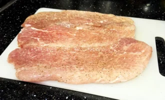 Шаг 1: Подготовка мяса (Крок 1: Підготовка м'яса)