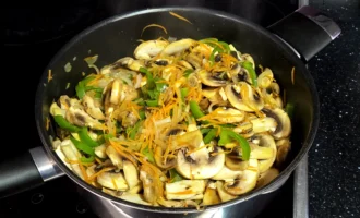 Шаг 5: Добавляем грибы (Крок 5: Додаємо гриби)